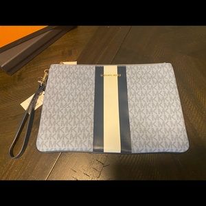 Michael Kors wallet/wristlet